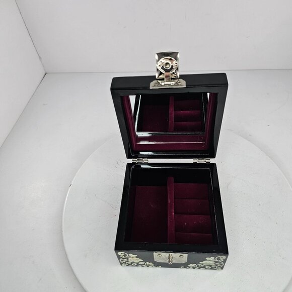 Mother Of Pearl February Mountain Crane Miniature Jewelry Box - Picture 10 of 11